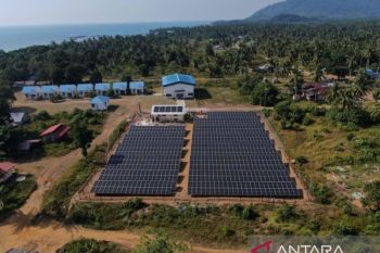 PLN membangun PLTS di Kepulauan Sangihe dan Sitaro