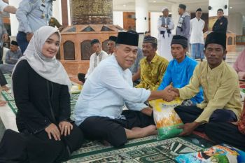 Pemkab Natuna Kepri salurkan bantuan 1,8 ton beras dalam Program ASN Berbagi