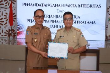 OPD Pemprov Sulbar menandatangani pakta integritas dan perjanjian kinerja