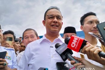 Anies Baswedan janjikan reaktivasi jalur kereta api