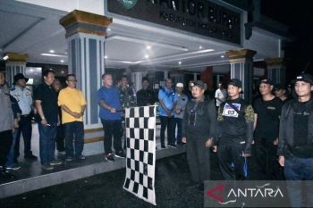 Ratusan peserta napak tilas berjalan kaki peringati Rengat Bersejarah