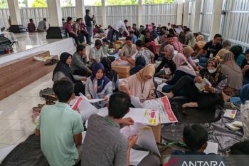 Libatkan 140 pekerja, KPU Kulon Progo mulai pelipatan surat suara Pemilu 2024