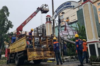 PLN cepat pulihkan listrik 100 persen pascacuaca ekstrem
