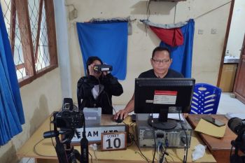 Disdukcapil Mabar "jemput bola" rekam e-KTP pemilih pemula