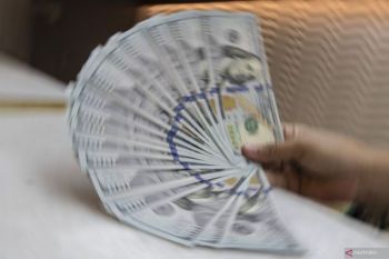 Kurs rupiah jelang akhir pekan menguat, investor cermati hasil RDG BI