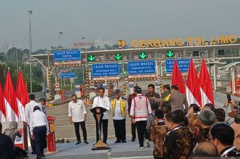 Presiden Jokowi: COVID-19 hingga geopolitik pengaruhi penaikan gaji TNI-Polri