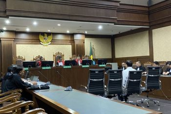 Rafael Alun pikir-pikir dahulu atas vonis 14 tahun penjara