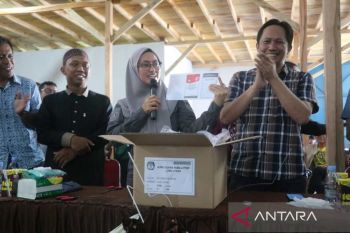 KPU Lutra mulai sortir dan lipat surat suara Pilpres 2024