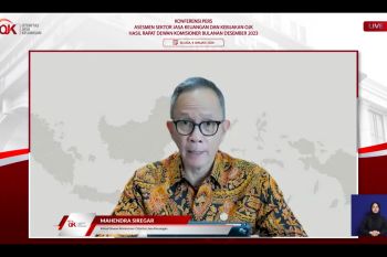 OJK waspadai tekanan pasar keuangan