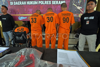 Penangkapan kawanan begal sepeda motor bersenjata api