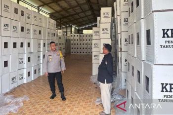 Kapolres Pinrang pantau proses pelipatan surat suara Pemilu 2024