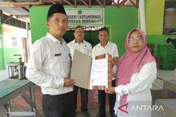 Kemenag Kotamobagu sasar sejumlah kantin di madrasah bersertifikat halal