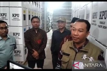 KPU Depok lakukan pelipatan surat suara pemilu 2024