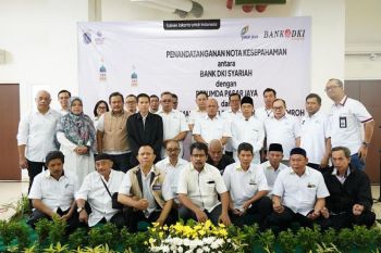 Perumda Pasar Jaya berikan hadiah umroh kepada 50 pegawai