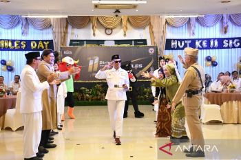 Rayakan HUT SIG ke-11, Direksi Semen Padang cosplay pahlawan