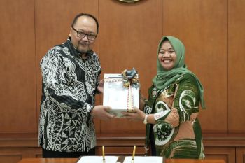 Bupati Sleman menyerahkan laporan keuangan 2023 ke BPK