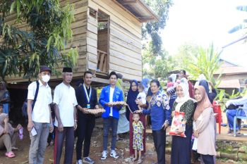 Dinkes Sulbar dan PMII menyalurkan 84 paket bantuan stunting di Mamuju