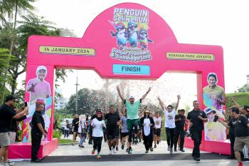 Capres Ganjar bahas ketahanan pangan tinjau UMKM di Senayan Park