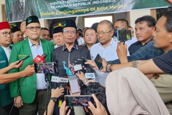 Menko Polhukam Mahfud MD ajak parpol santuni anak yatim demi kebaikan negara