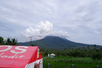 PVMBG perluas radius larangan beraktivitas antisipasi erupsi Gunung Lewotobi