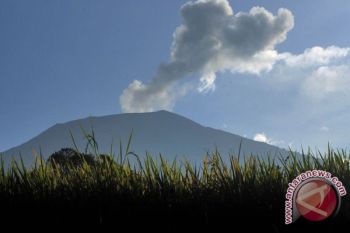 Waspada, aktivitas Gunung Marapi masih tinggi