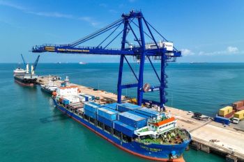 Arus peti kemas di Batam tumbuh 8 persen pada 2023