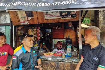 Ganjar awali hari ke-51 kampanye "ngopi" bareng sopir truk di Batang