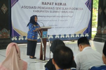 Bupati Sleman meminta pengawas sekolah hadirkan inovasi pendidikan