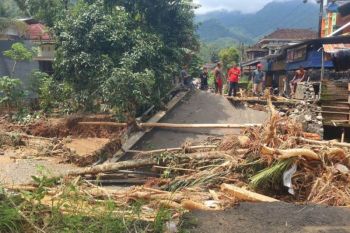 Warga diminta waspadai cuaca ekstrem munculkan bencana