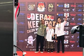 Tiga paslon tampil ala pecinta alam hingga formal di debat keempat Pilpres 2024