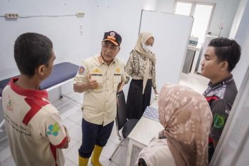 Truk tonase besar dialihkan menghindar ruas Sekayu-Lubuklinggau yang terendam banjir
