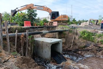 Pemerintah perbaiki infrastruktur rusak akibat banjir Pekanbaru