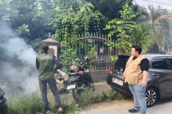 FPRB Sultra lakukan pengasapan di Kendari untuk atasi penyebaran DBD