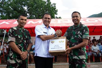 Pangdam Udayana serahkan bantuan untuk pengungsi Lewotobi