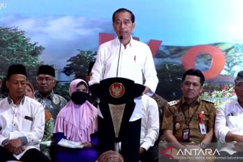 Presiden Jokowi pergi dari subuh hingga bagikan sertifikat tanah