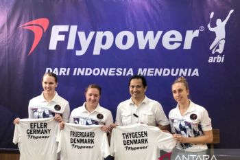 Flypower membuat gebrakan  gandeng tiga pebulu tangkis Denmark