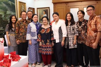 HUT Ke-77 Megawati, Jokowi kirim karangan bunga