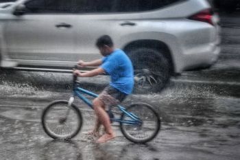 Hujan ringan berpotensi guyur Surabaya pada Ahad