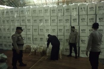Bukan kebanjiran, logistik pemilu di Rohil dipindahkan untuk diperiksa ulang