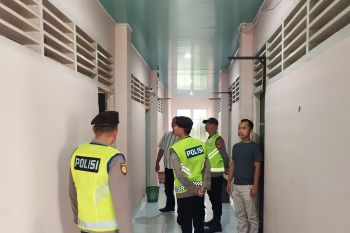 Polres OKU cek kondisi keamanan Kantor Bawaslu jelang Pemilu