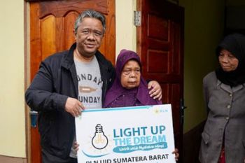 Kilas Balik Program "Light Up the Dream" 2023, sambung listrik gratis donasi pegawai PLN telah nyalakan lebih dari 17.000 rumah