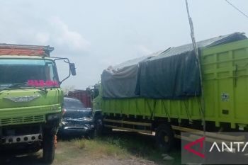 Polisi tangani kecelakaan beruntun sembilan  mobil di Palembang