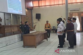 Wartawan dan ASN ikut berpartisipasi jadi KPPS di Gunung Mas
