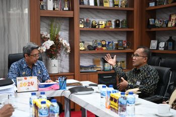 Pemprov Sulsel dan Bulog salurkan bantuan pangan 2024 bagi KPM