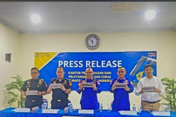 Ditpolairud Polda Kaltara Amankan Kapal Bermuatan Rokok Ilegal