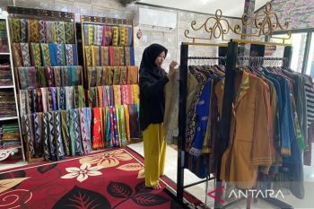 Penjualan Tenun khas Sultra meningkat sepanjang tahun 2023