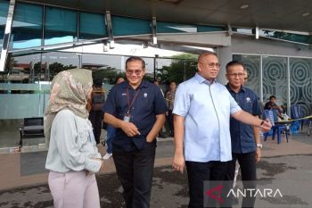 Anggota DPR RI tinjau Rumah Sakit Semen Padang usai ledakan