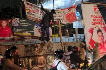 Penertiban APK di Jakbar libatkan polisi dan unsur pemerintah setempat