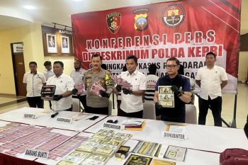 Polda Kepri ungkap kasus peredaran uang palsu dolar Singapura