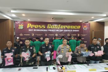 Polisi mengungkap peredaran narkotika jaringan Malaysia